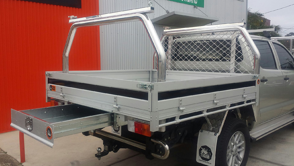 Toyota Hilux Dual Cab with Tiger Platinum Tray and Tiger Trundle Drawer #98